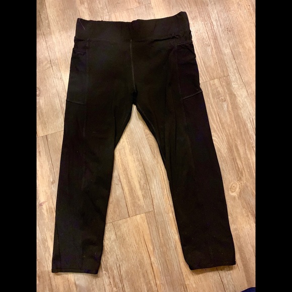 Lorna Jane 3/4 crop tights with side pockets - Picture 2 of 2